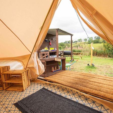 Roaches Retreat Family Glampsite, Rocky Reach Bell Tent With Outdoor Adventures And Campfire Nights Upper Hulme Exteriér fotografie