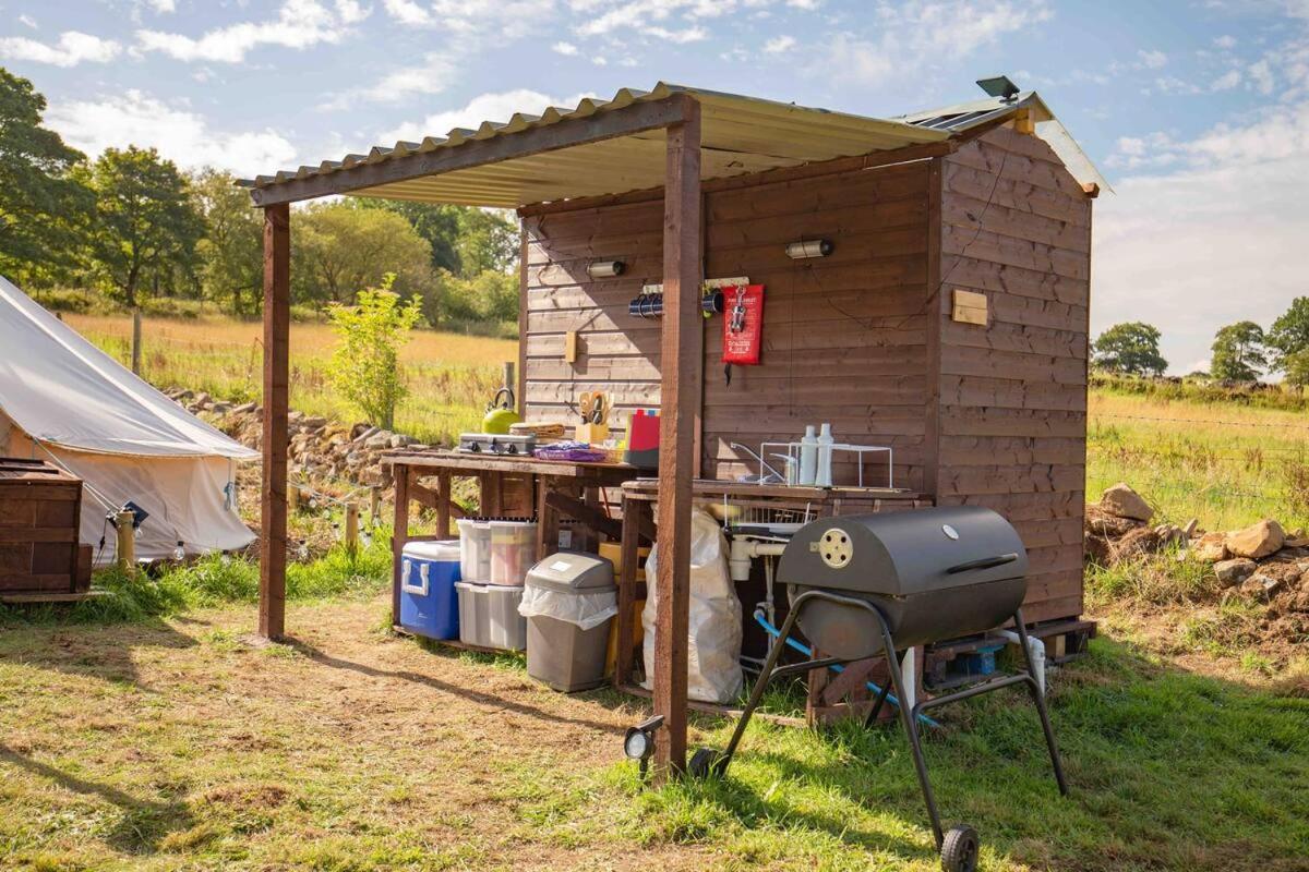 Roaches Retreat Family Glampsite, Rocky Reach Bell Tent With Outdoor Adventures And Campfire Nights Upper Hulme Exteriér fotografie
