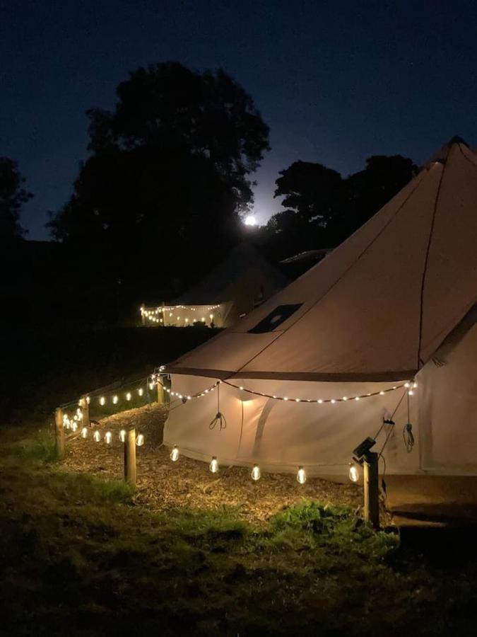 Roaches Retreat Family Glampsite, Rocky Reach Bell Tent With Outdoor Adventures And Campfire Nights Upper Hulme Exteriér fotografie